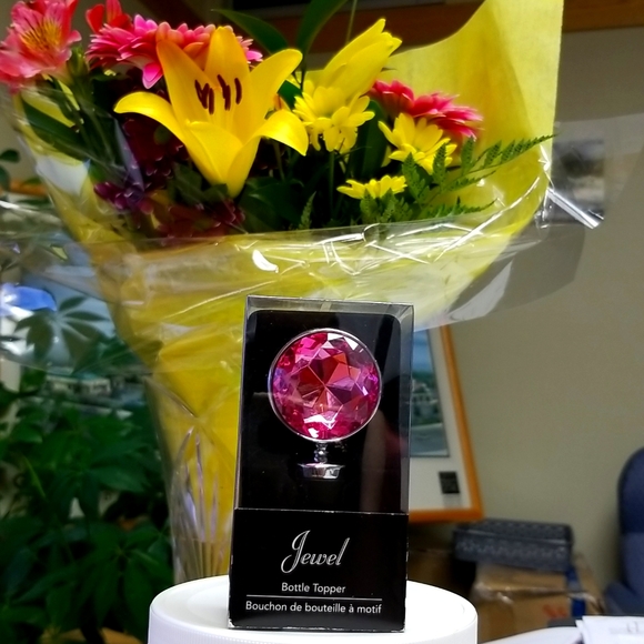 SALE 🧚♀️Wine stopper NEW. Pink crystal - Picture 3 of 9